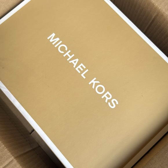 Michael Kors Hendrix XS Crossbody NWT - Picture 11 of 11